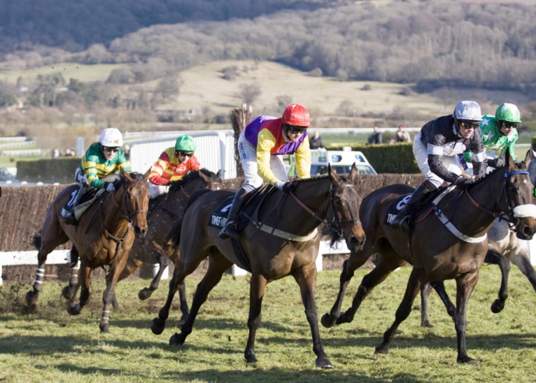 The fastest Cheltenham Gold Cup winning times ever - Grand National Winners